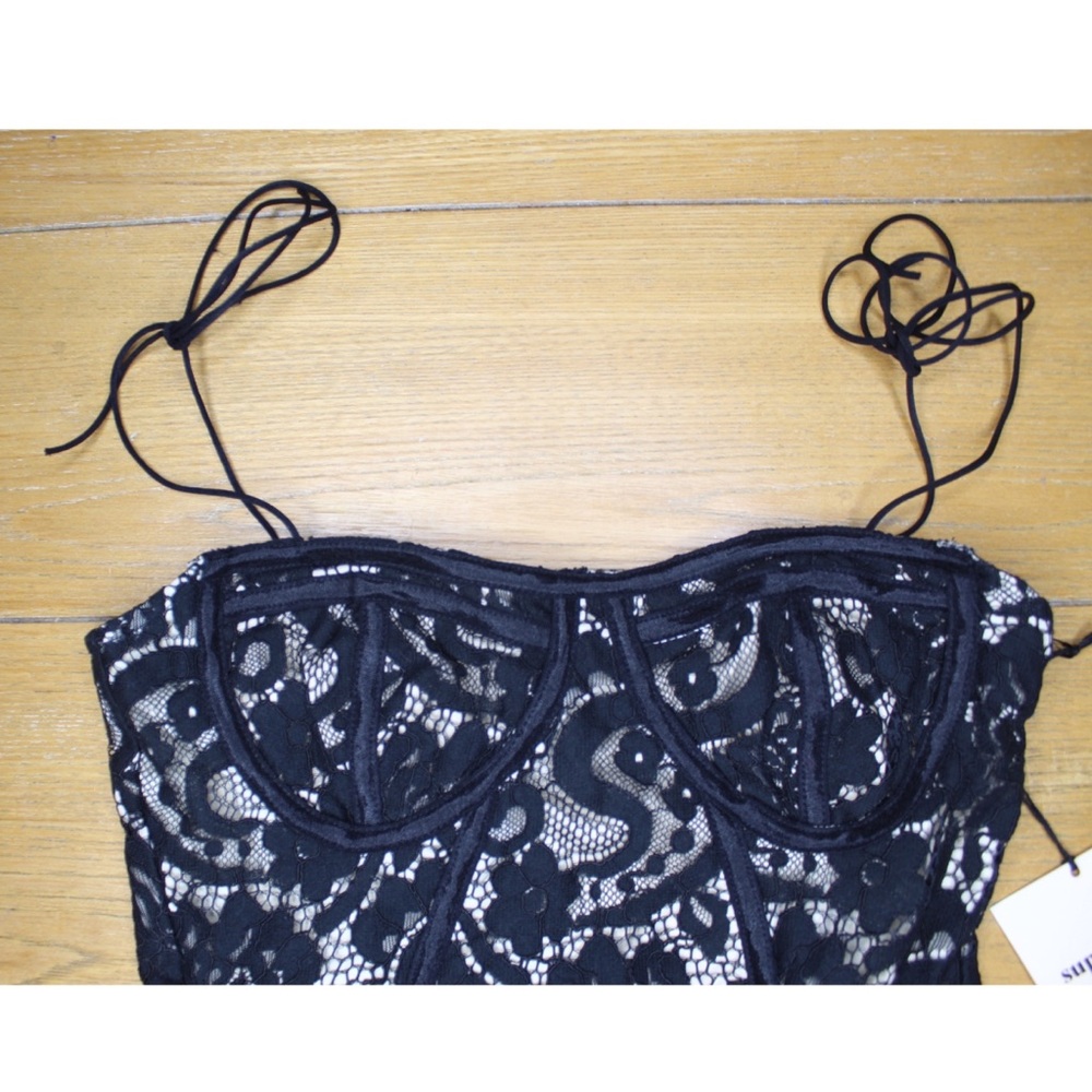 SOLD. Revolve Superdown NWT Stasia Lace Bodysuit XS - Picture 4 of 11